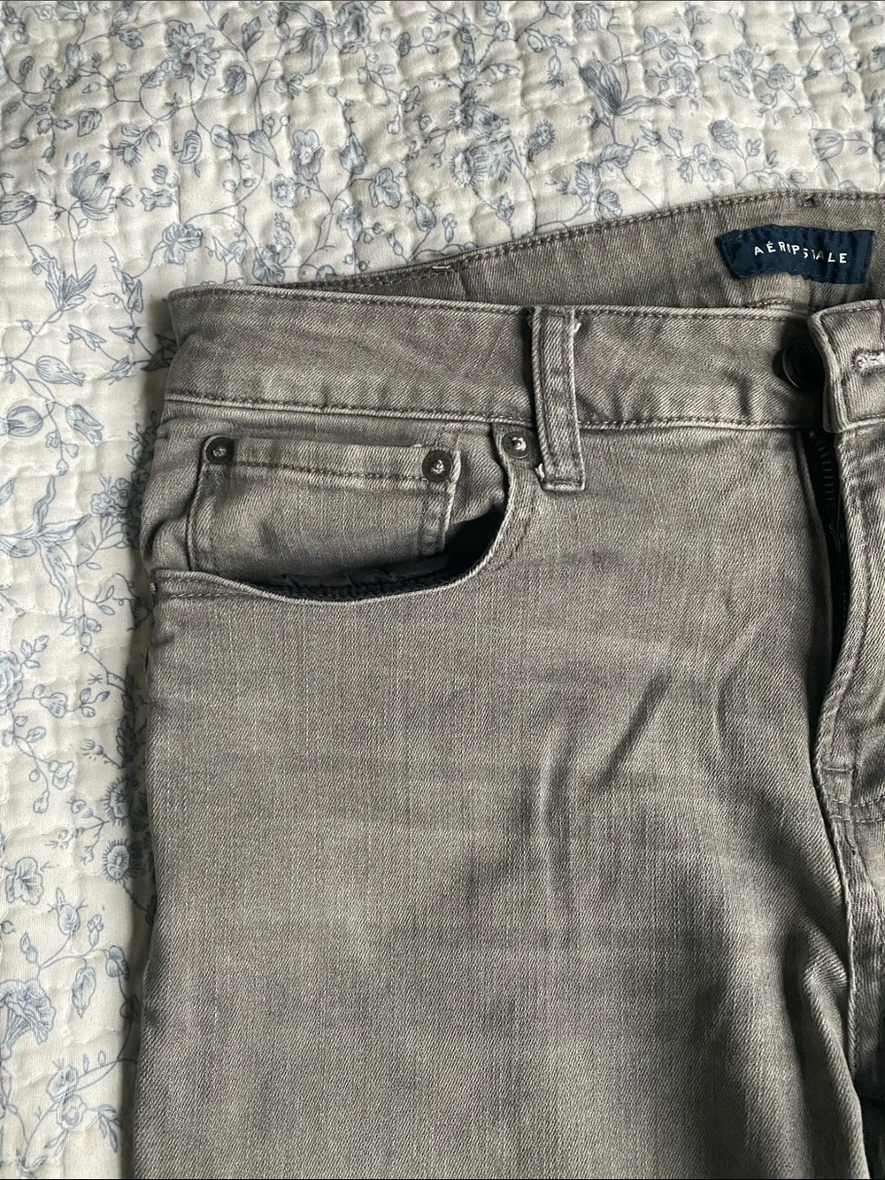 Aeropostale Men’s Slim Jeans - Gray